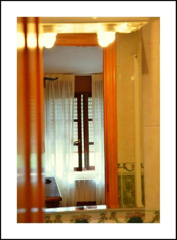 Hospedería El Cantio Orena Quarto foto